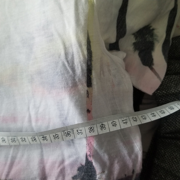 4/ $20 Forever 21 Vintage Malibu Graphic Cropped T-Shirt - Picture 3 of 6